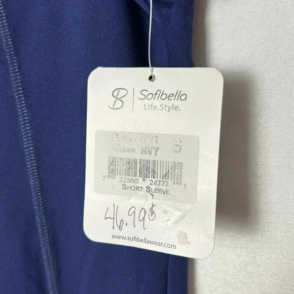 SOFIBELLA women blue activewear top, UV, mesh. Fitted ,crew neck ,  cap sleeves - Picture 4 of 12